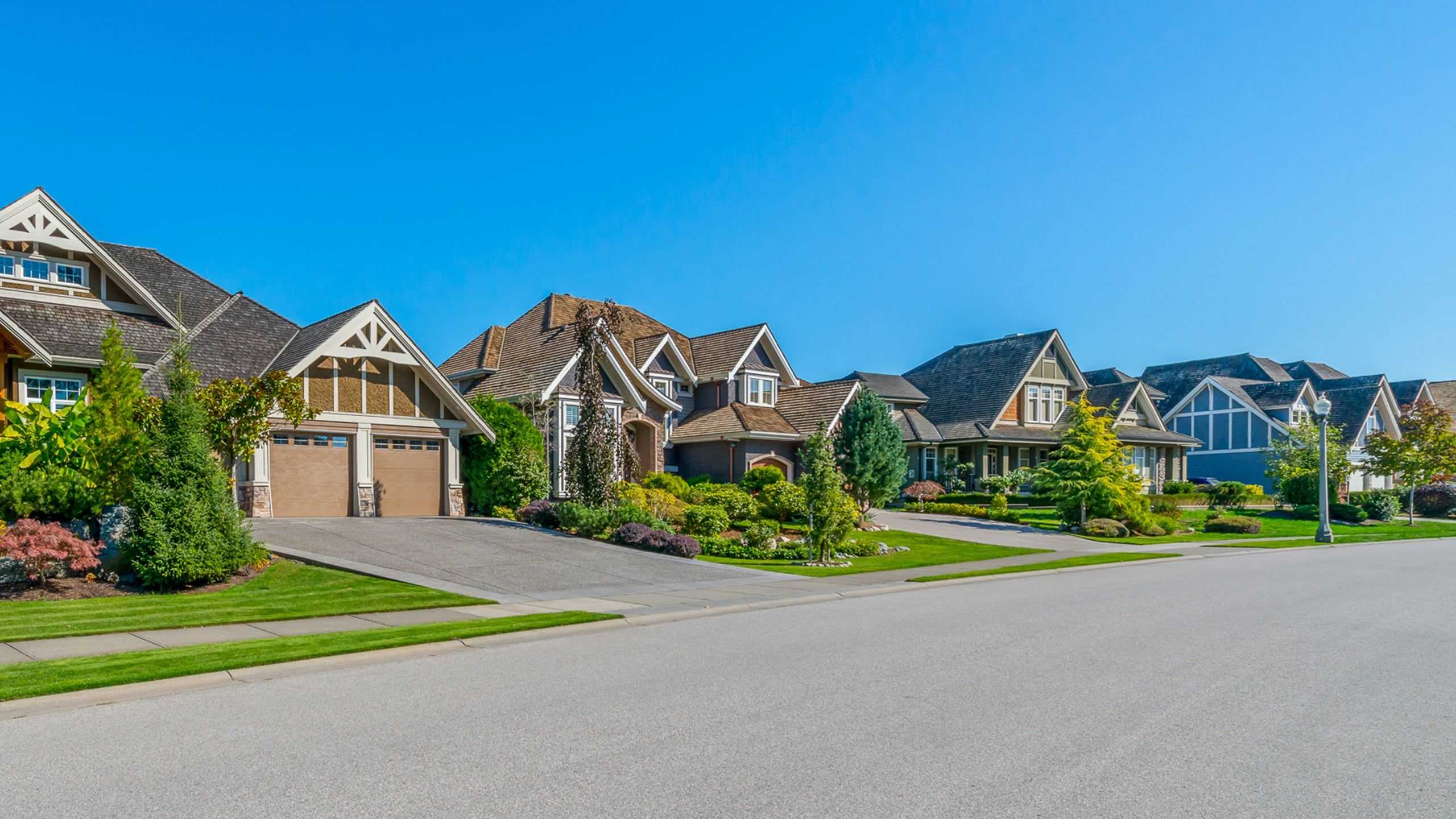 a street of suburb homes